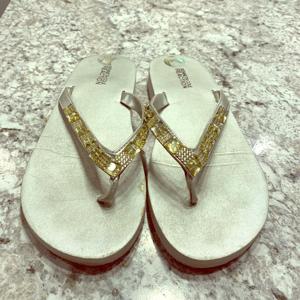 Kenneth Cole Reaction flip flops